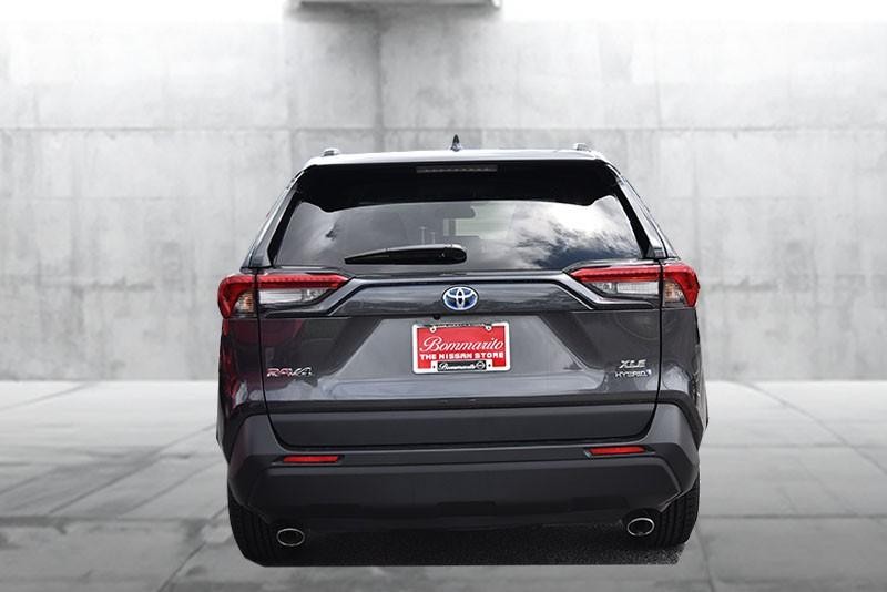 Toyota RAV4 Hybrid Vehicle Image 06