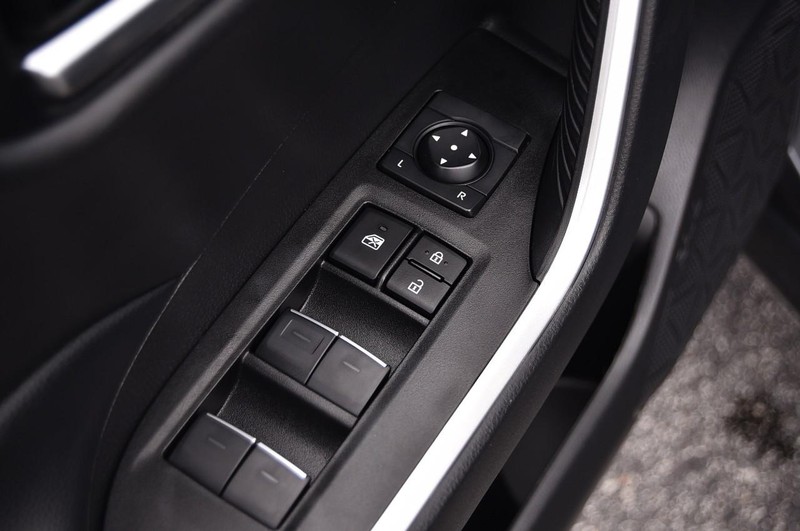 Toyota RAV4 Hybrid Vehicle Image 09