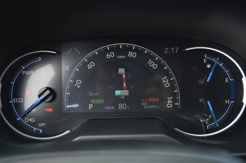 Toyota RAV4 Hybrid Vehicle Image 12