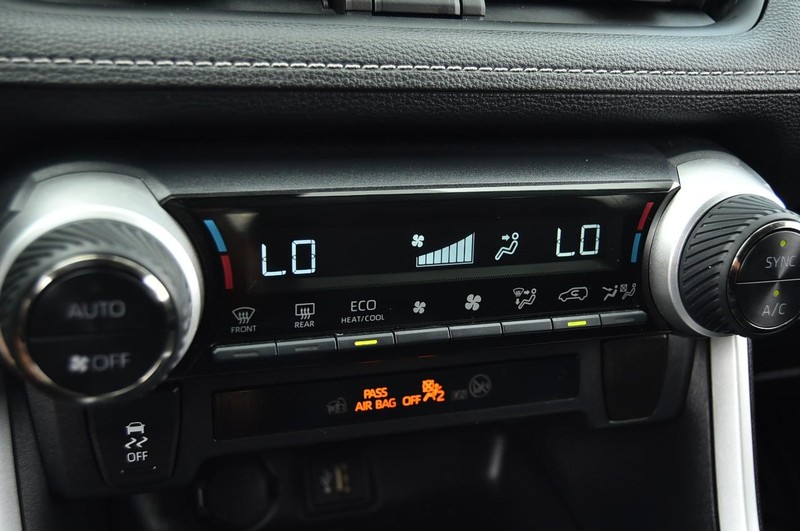 Toyota RAV4 Hybrid Vehicle Image 15