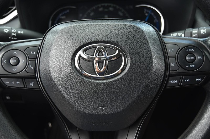 Toyota RAV4 Hybrid Vehicle Image 18