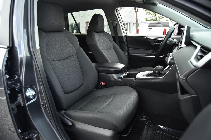 Toyota RAV4 Hybrid Vehicle Image 20