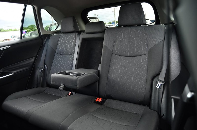Toyota RAV4 Hybrid Vehicle Image 21