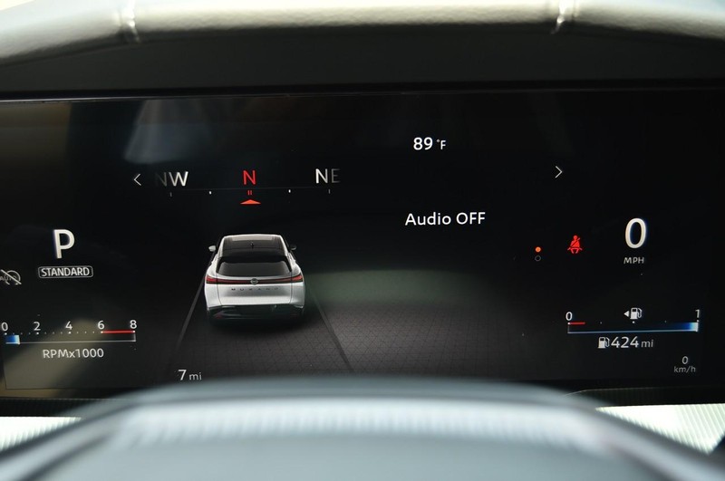 Nissan Murano Vehicle Image 13