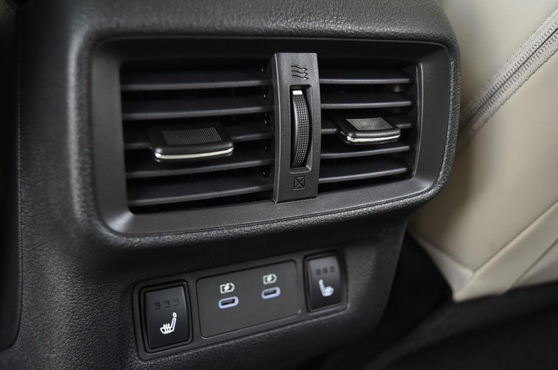 Nissan Murano Vehicle Image 27