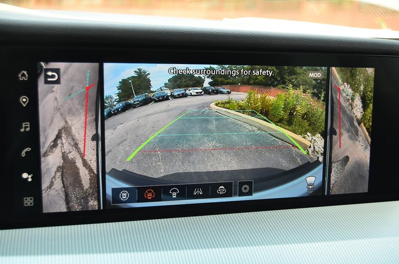 Nissan Murano Vehicle Image 16