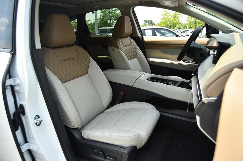Nissan Murano Vehicle Image 24