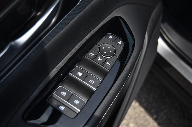 Nissan Murano Vehicle Image 09