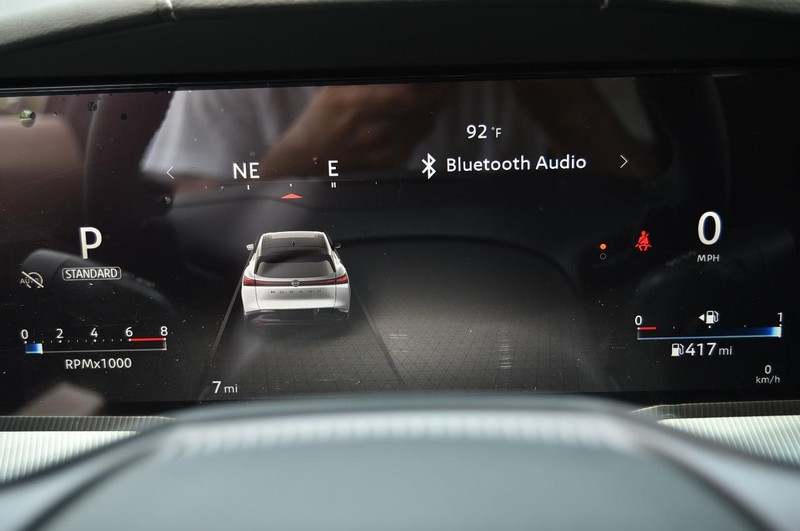 Nissan Murano Vehicle Image 13