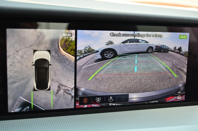 Nissan Murano Vehicle Image 14