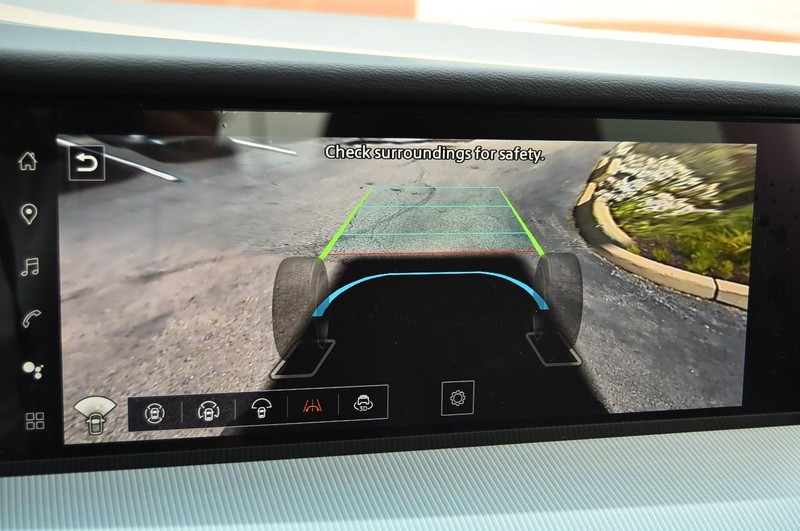 Nissan Murano Vehicle Image 18