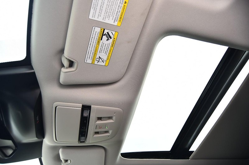 Nissan Murano Vehicle Image 25