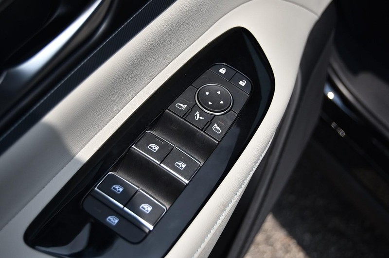 Nissan Murano Vehicle Image 09