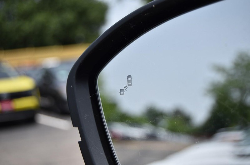 Nissan Murano Vehicle Image 11