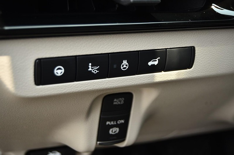 Nissan Murano Vehicle Image 12