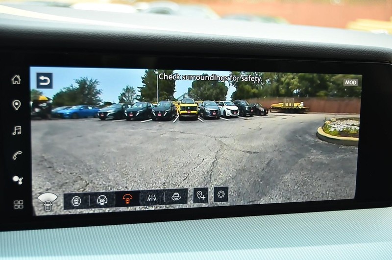 Nissan Murano Vehicle Image 17