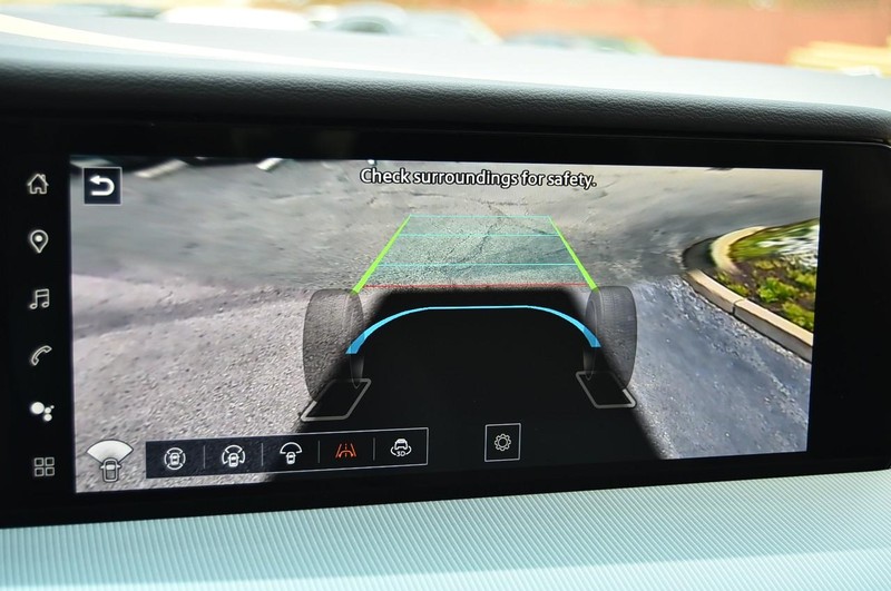 Nissan Murano Vehicle Image 18