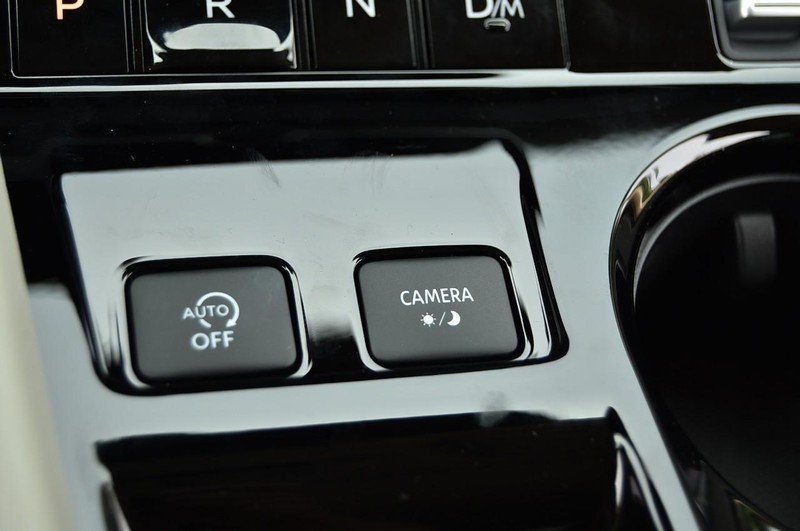 Nissan Murano Vehicle Image 22
