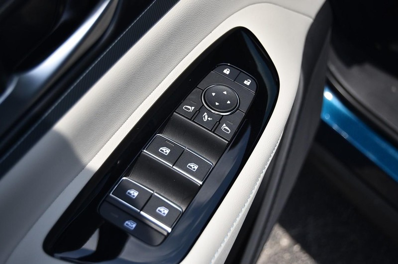 Nissan Murano Vehicle Image 09