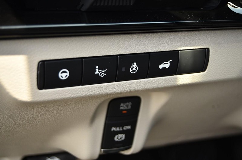Nissan Murano Vehicle Image 12