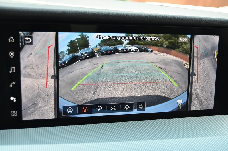 Nissan Murano Vehicle Image 16