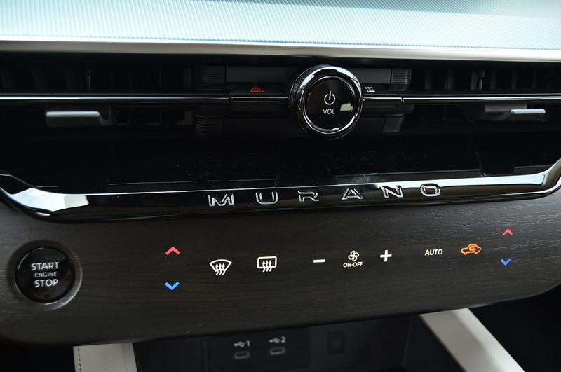 Nissan Murano Vehicle Image 19