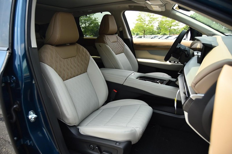 Nissan Murano Vehicle Image 24