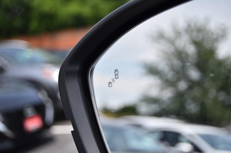 Nissan Murano Vehicle Image 11