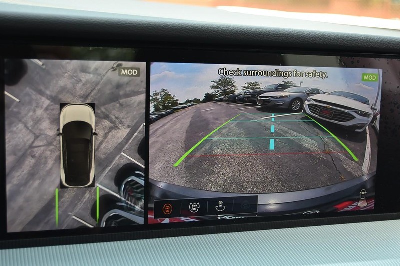 Nissan Murano Vehicle Image 14