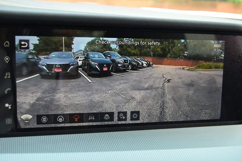 Nissan Murano Vehicle Image 17