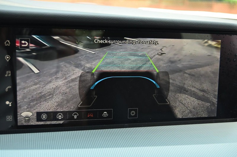Nissan Murano Vehicle Image 18