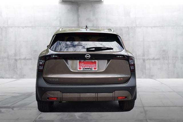 Nissan Kicks Vehicle Image 06