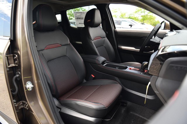 Nissan Kicks Vehicle Image 24