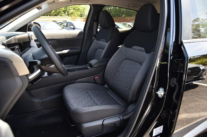 Nissan Kicks Vehicle Image 19