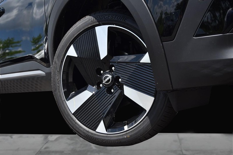 Nissan Kicks Vehicle Image 03