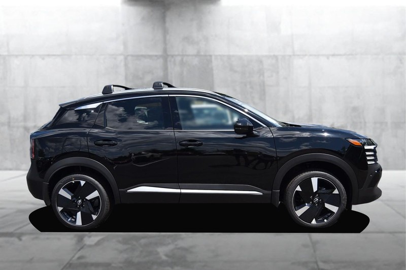 Nissan Kicks Vehicle Image 05