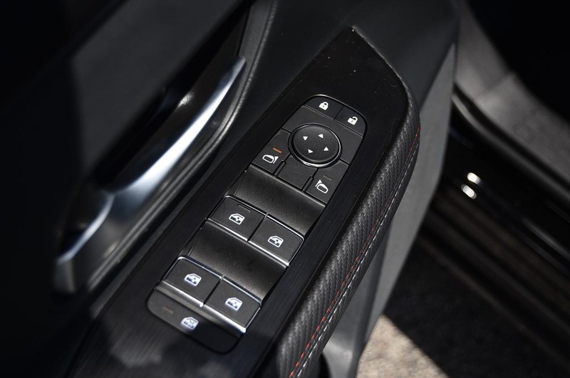 Nissan Kicks Vehicle Image 09