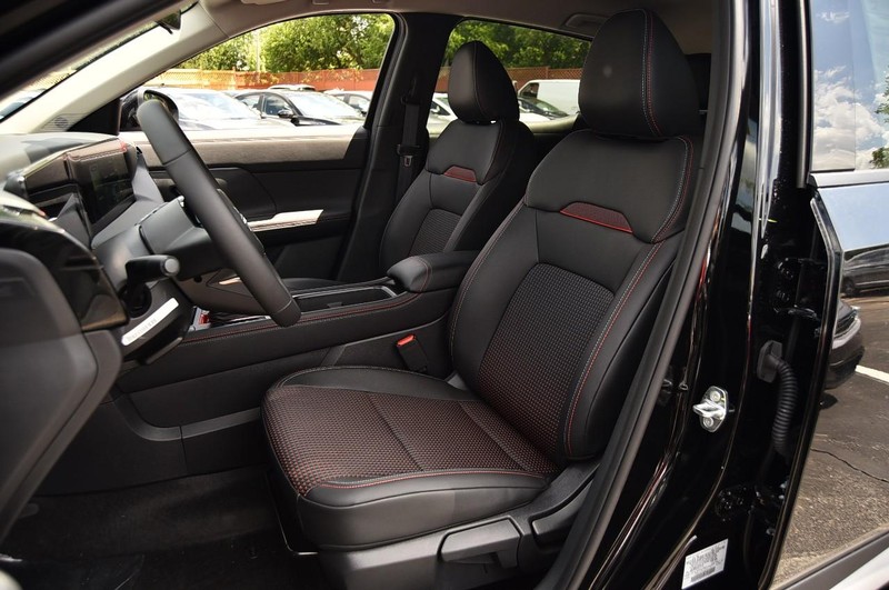 Nissan Kicks Vehicle Image 22