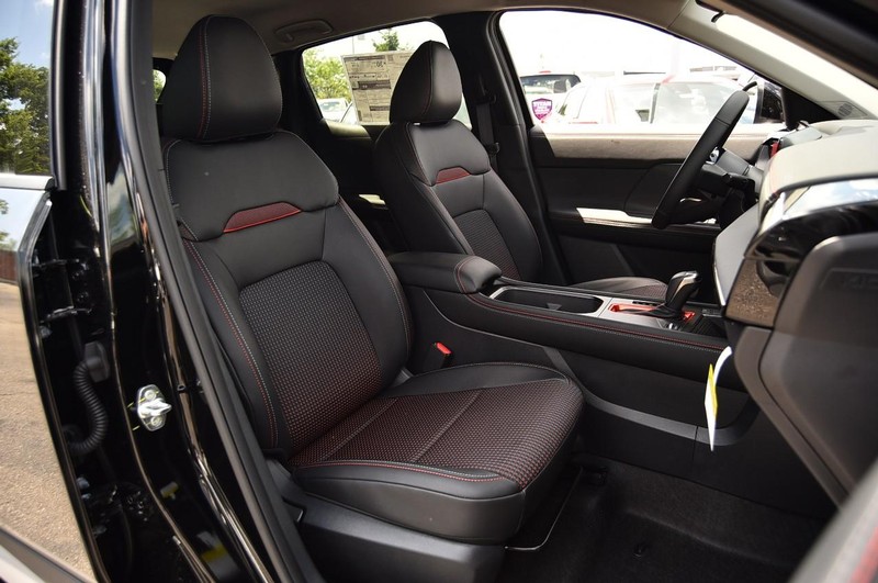 Nissan Kicks Vehicle Image 23