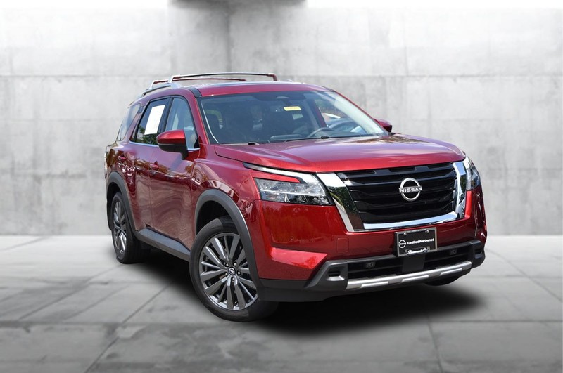 Nissan Pathfinder Vehicle Image 02