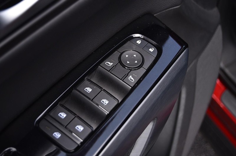 Nissan Pathfinder Vehicle Image 09