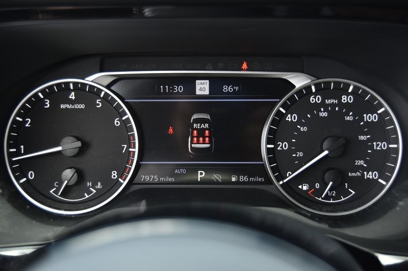 Nissan Pathfinder Vehicle Image 12