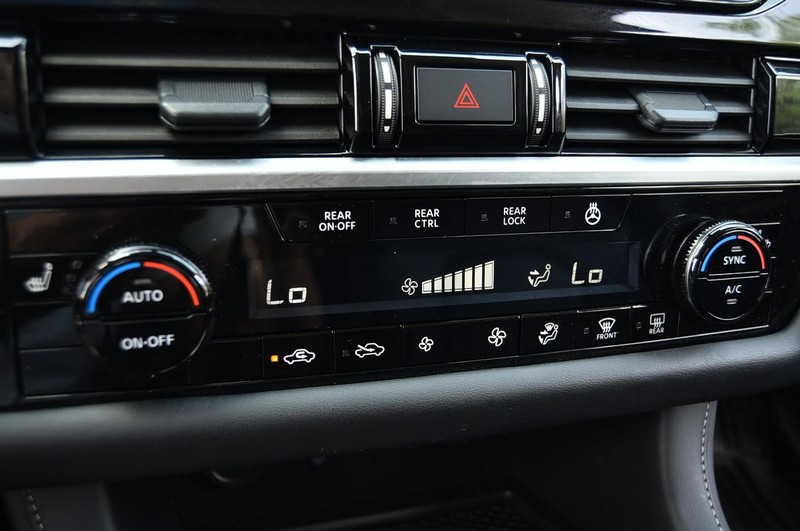 Nissan Pathfinder Vehicle Image 18