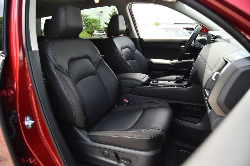 Nissan Pathfinder Vehicle Image 23