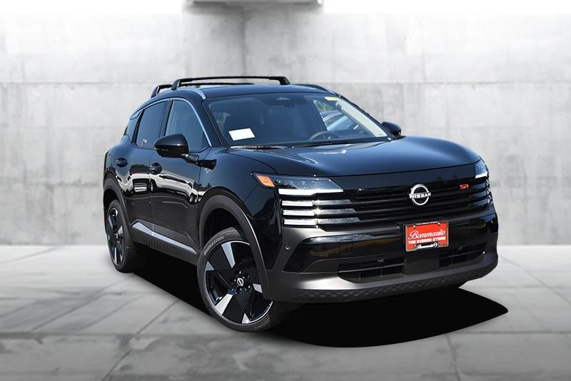 Nissan Kicks Vehicle Image 02