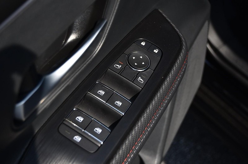 Nissan Kicks Vehicle Image 09