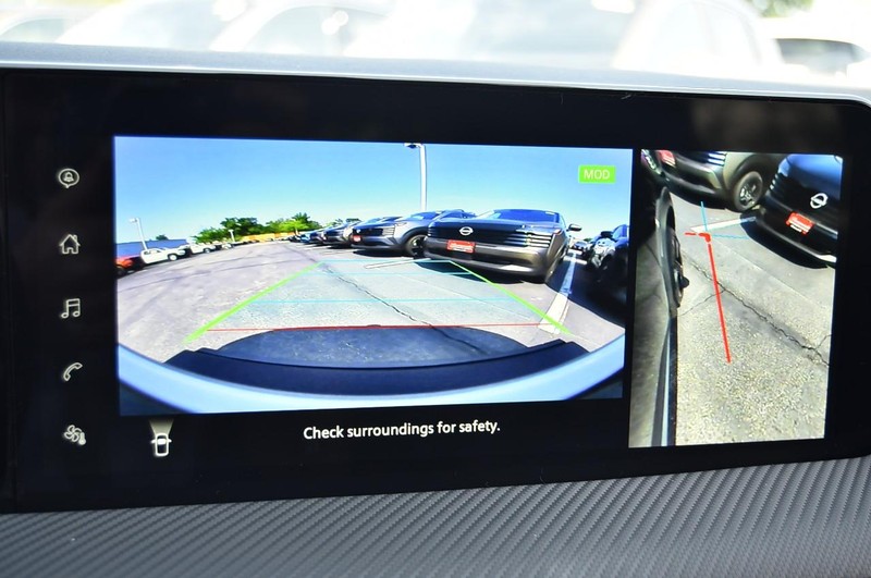 Nissan Kicks Vehicle Image 16