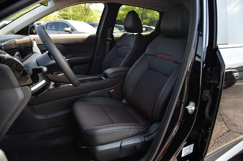 Nissan Kicks Vehicle Image 24