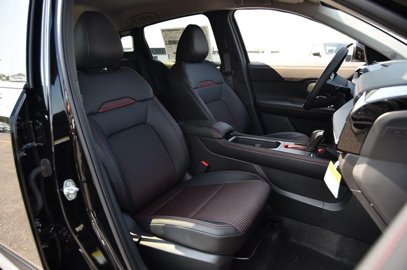 Nissan Kicks Vehicle Image 25