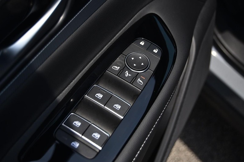 Nissan Murano Vehicle Image 09